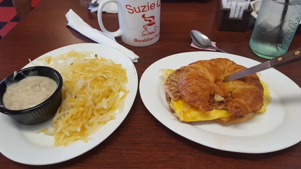 Breakfast Croissant Sandwich with Hashbrowns